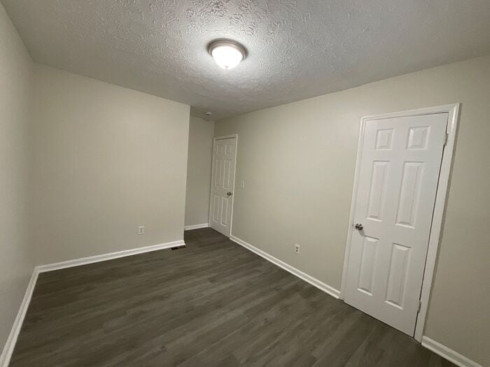 Building Photo - 2336 Pebble Rock E