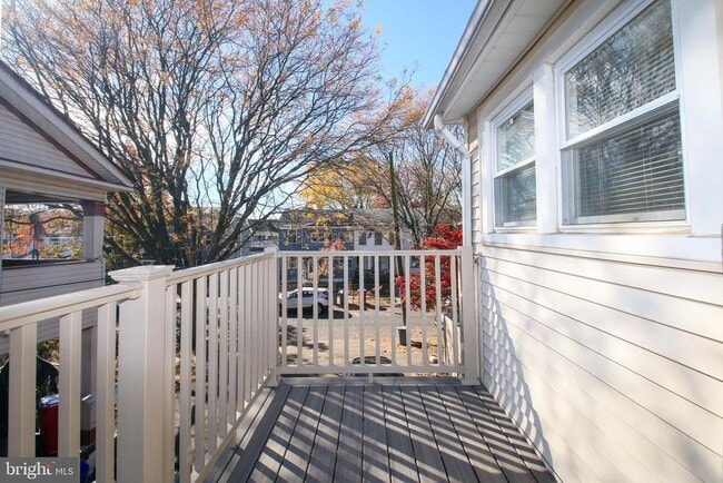 Building Photo - 2004 Trenton Ave