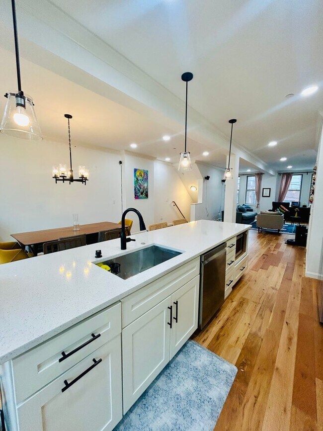 Building Photo - Available Now! 4 Bedroom 3.5 Bath Townhome...