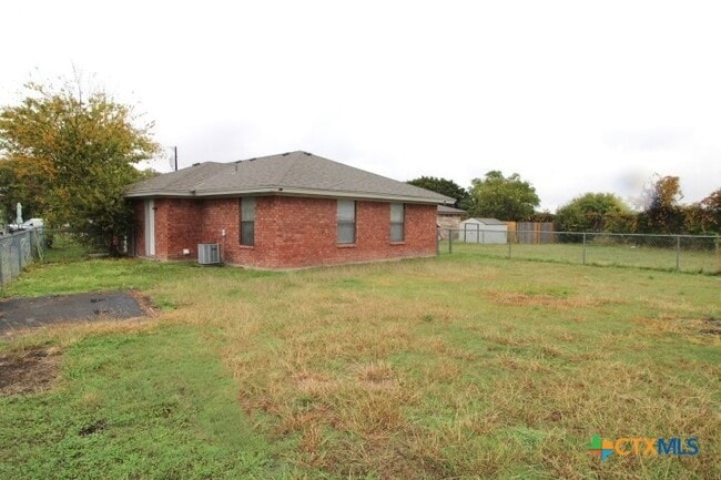 Building Photo - 704 N 4th St