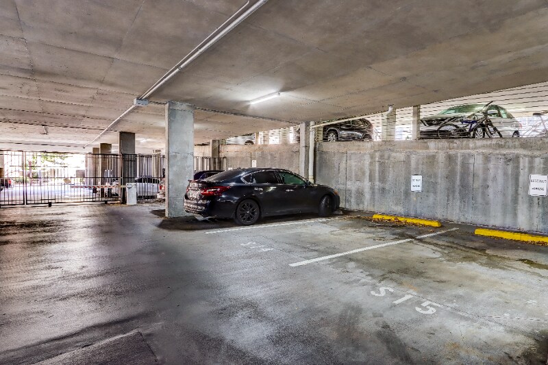 Building Photo - 435 Highland Ave NE