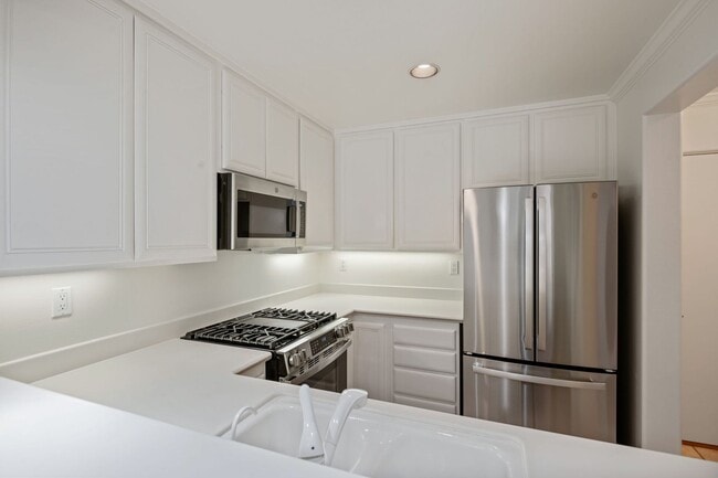 Building Photo - Total Quality Living ~ El Escorial...East ...