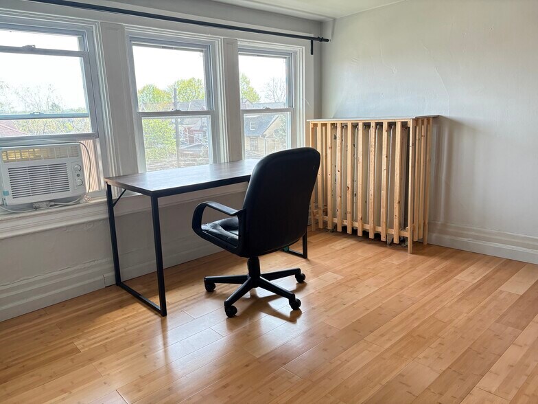 Building Photo - 5847 Nicholson St