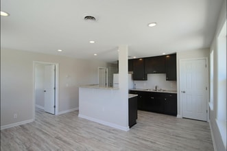 Building Photo - 4023 E Elm Rd