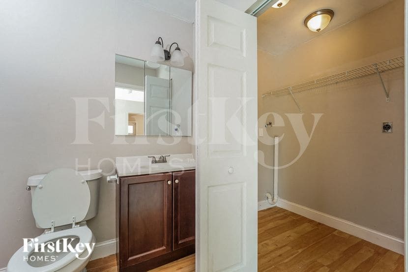 Building Photo - 7872 SW 4th Pl