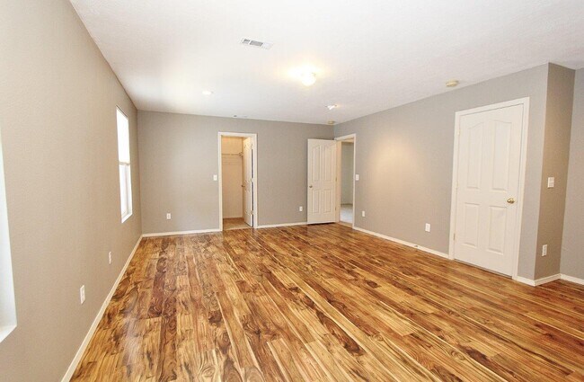 Building Photo - 6613 S Covewood Way