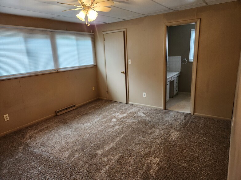 Master Bed Room - 391 Protzman St