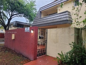 Building Photo - 8633 SW 137th Ave