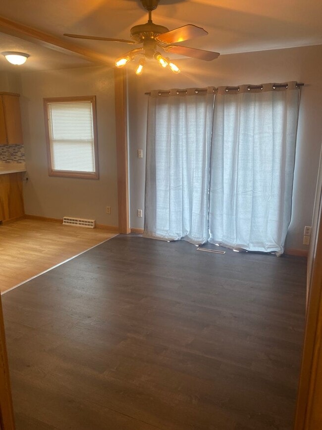 Building Photo - Now leasing for May 2026! Four Bed/Two Bath