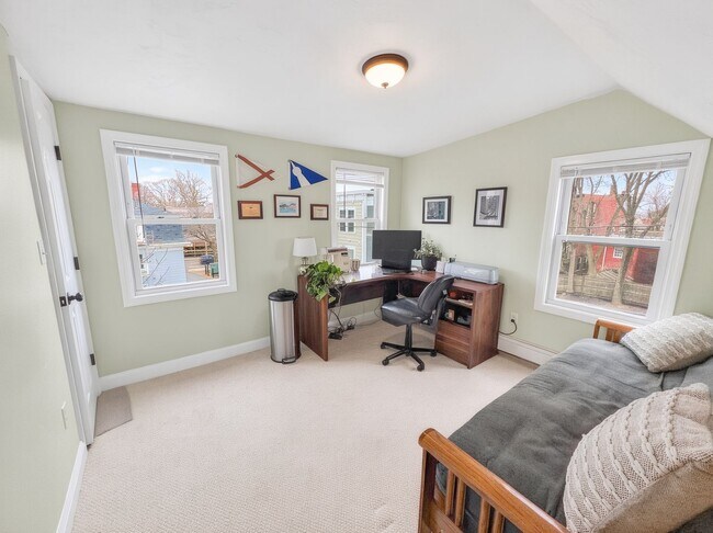 Building Photo - Beautiful Condo In Beverly MA!