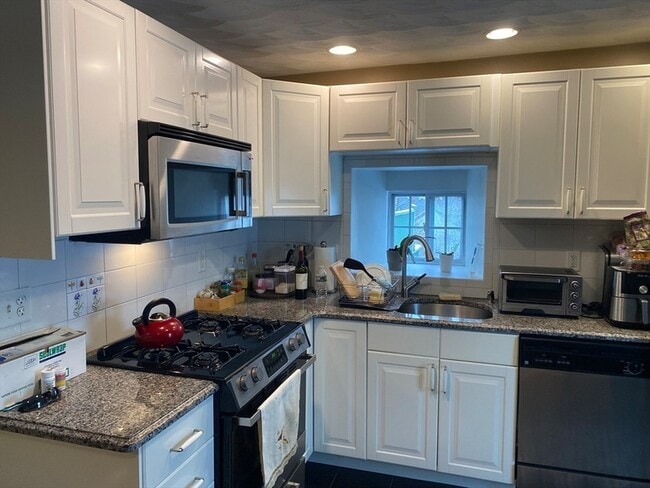 Building Photo - 88 Pearl St