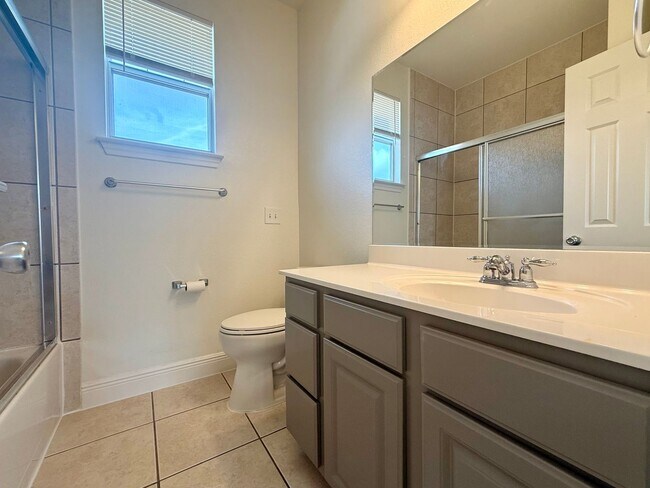 Building Photo - Meador-6916