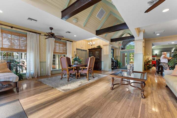 Building Photo - 1365 Crystal Way