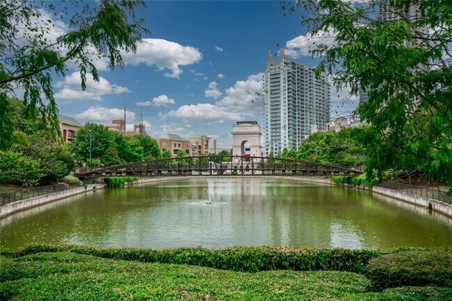 Building Photo - 400 17th St NW