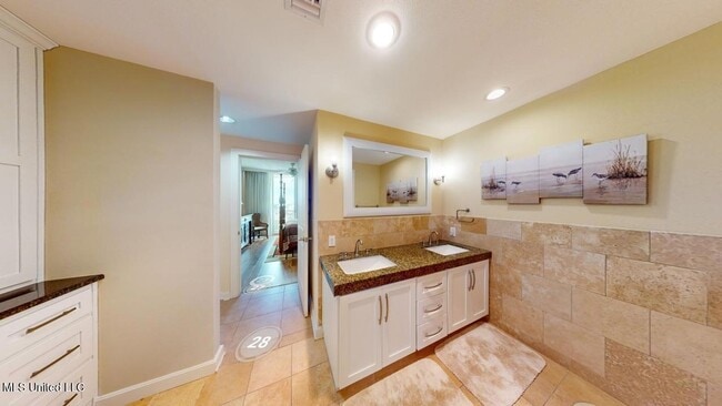 Building Photo - 2060 Beach Blvd
