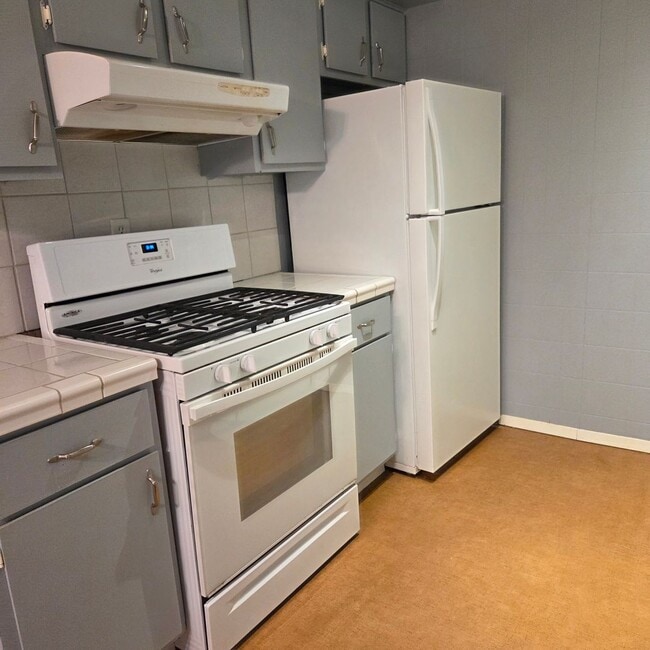 Building Photo - South Lincoln 1-bedroom apartment
