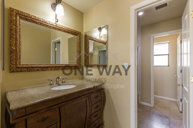 Building Photo - 49 Biltmore Estates Dr