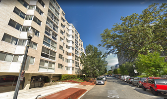 Building Photo - 922 24th St NW