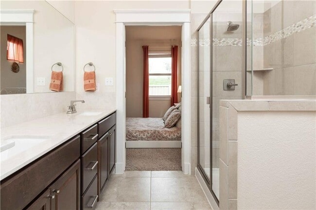 Building Photo - Pristine gated community single story home...