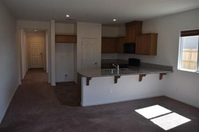 Building Photo - 31 Medieval St