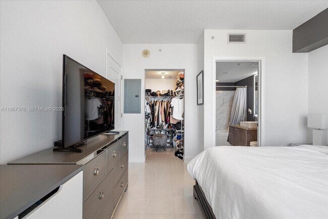 Building Photo - 185 SW 7th St