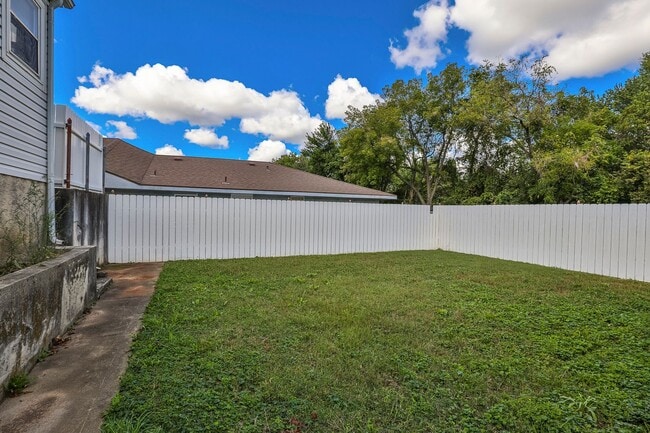 Building Photo - Adorable 4 bedroom | 2 bathroom | 2 car ga...