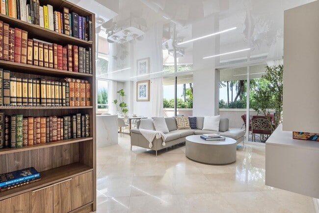 Building Photo - 17555 Atlantic Blvd