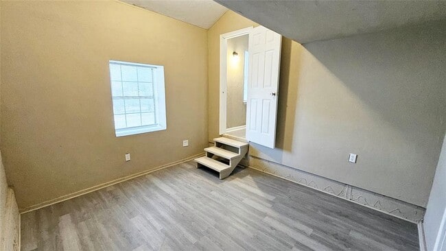 Building Photo - 4110 SE 11th St