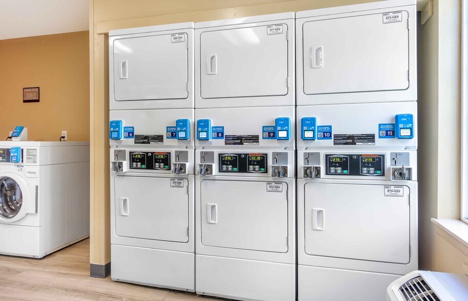 Building Photo - Furnished Studio-Seattle - Bellevue - Factoria