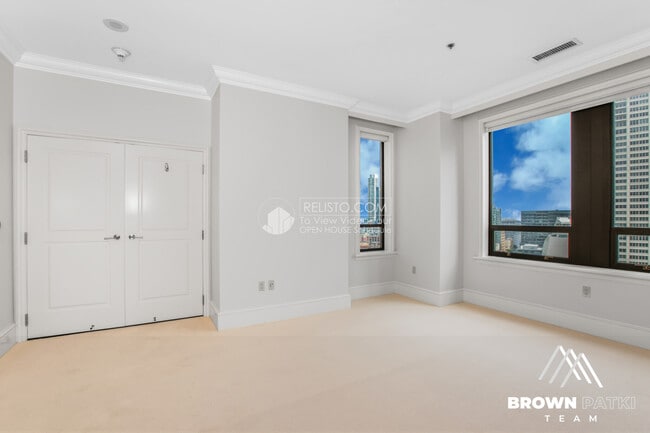 Building Photo - 690 Market St