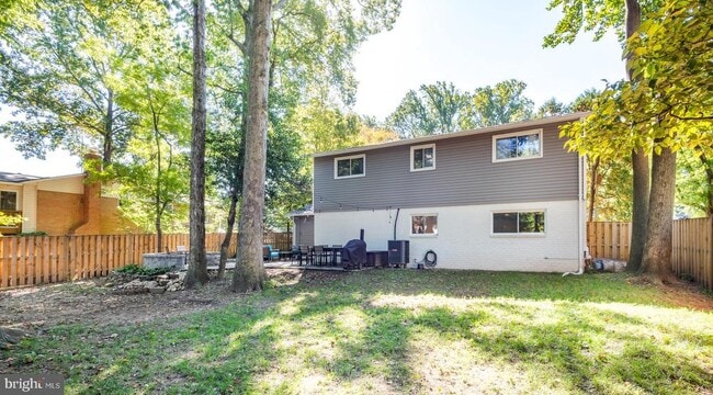 Building Photo - 8601 Cromwell Dr