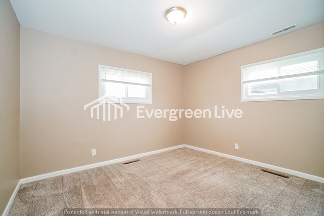 Building Photo - 2074 Woodland Ave