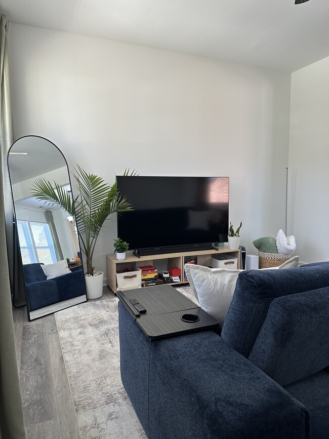 Building Photo - 152 Gregg St