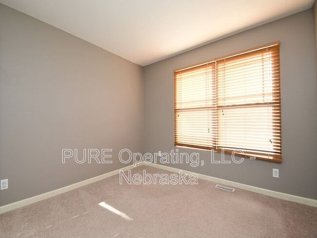 Building Photo - 16258 Loop St