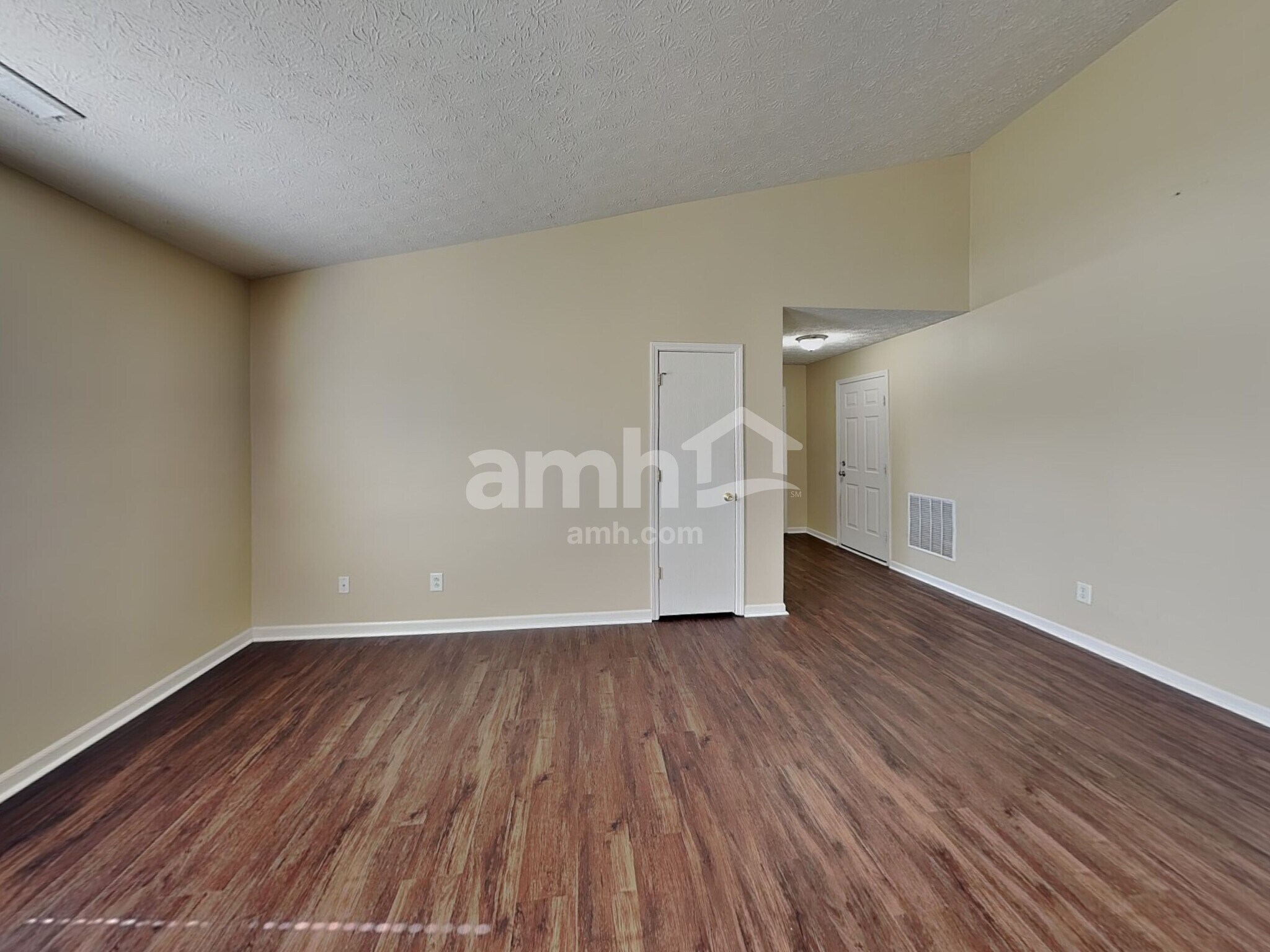 Building Photo - 1283 Spring Lake Dr