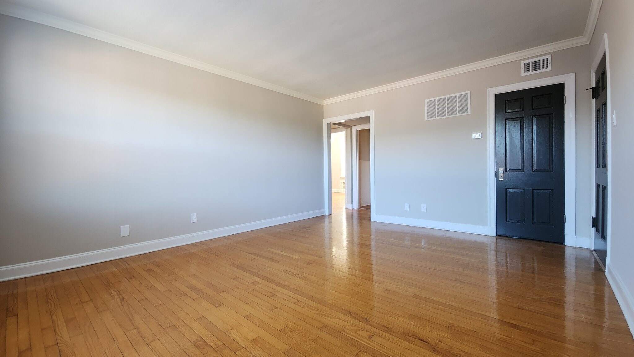 Building Photo - 803 Westwood Dr