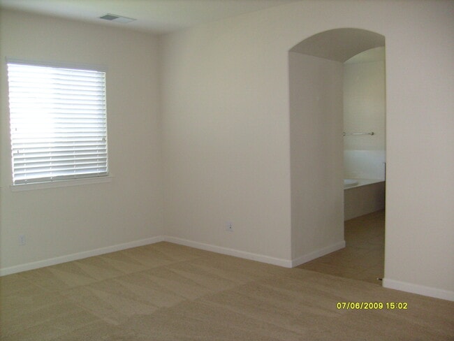 Building Photo - Beautiful 4 Bedroom Home on Prosperity, Modesto