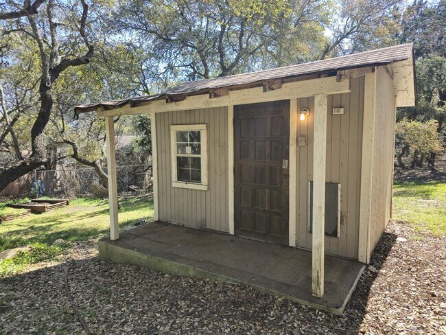 Building Photo - 423 Vista Ridge