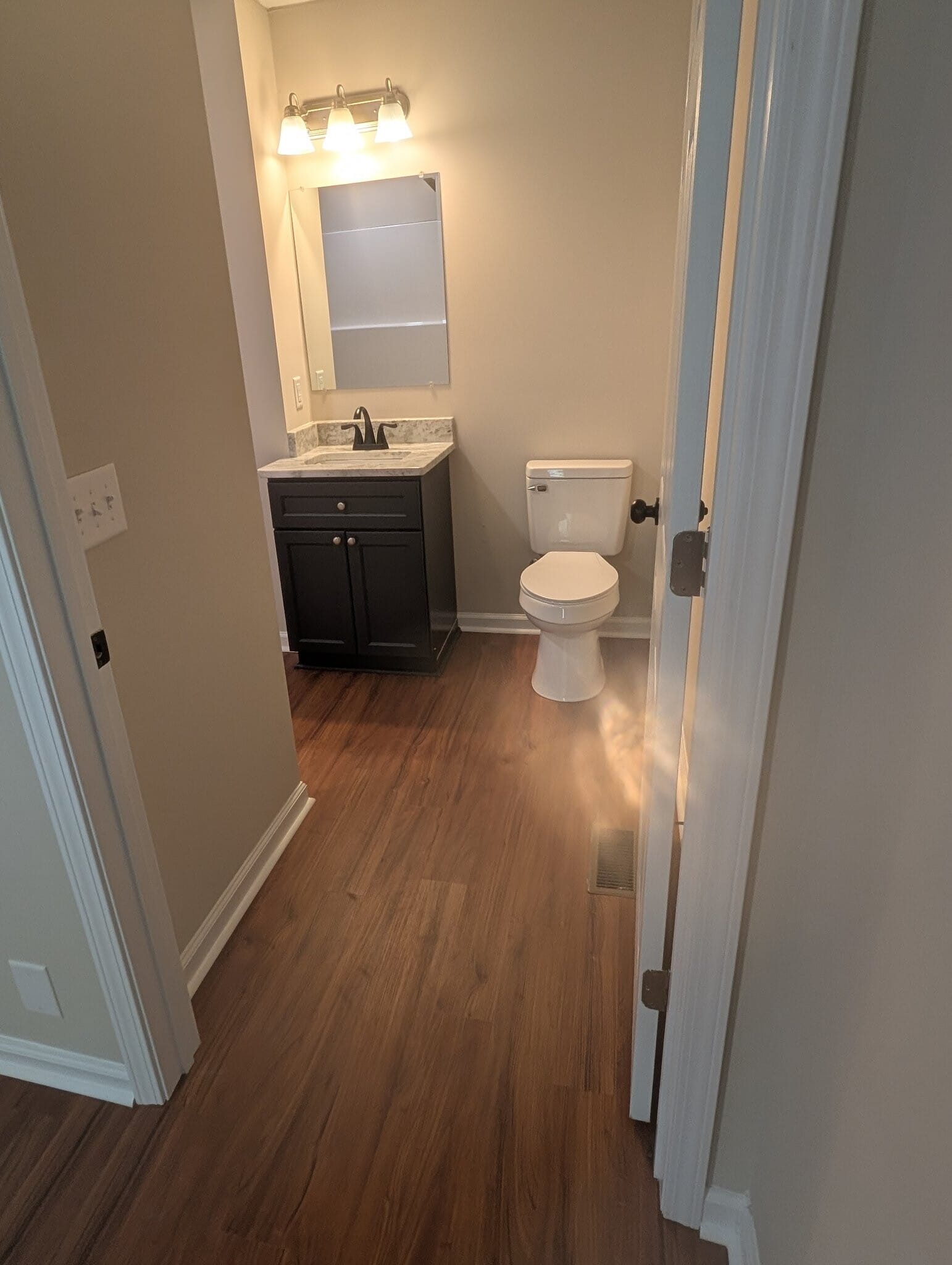 Building Photo - 210 E Maine Ave