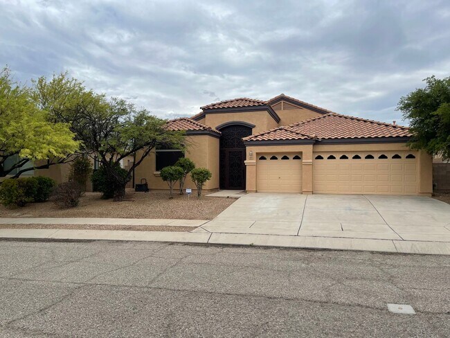 Building Photo - Southwest Beauty