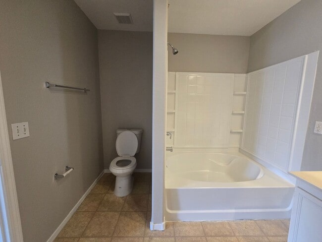 Building Photo - Lock in $1795 Off your third month rent - 3 Bedroom Home near North Las Vegas