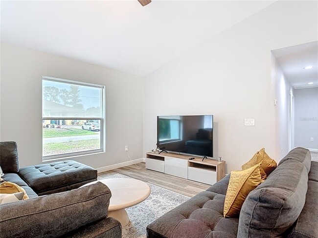 Building Photo - 63 Cory St