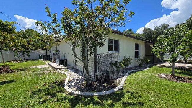 Building Photo - 511 SE 25th Terrace