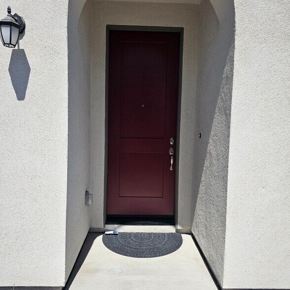Front Door - 415 Willow Run Ln