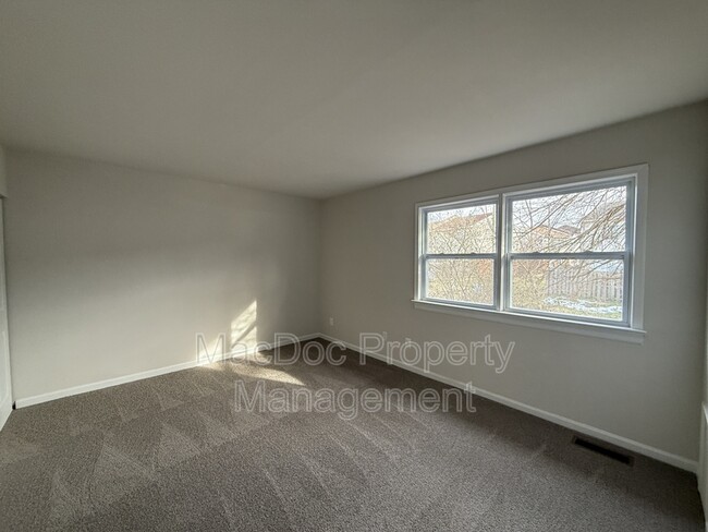 Building Photo - 406 Rann Ct