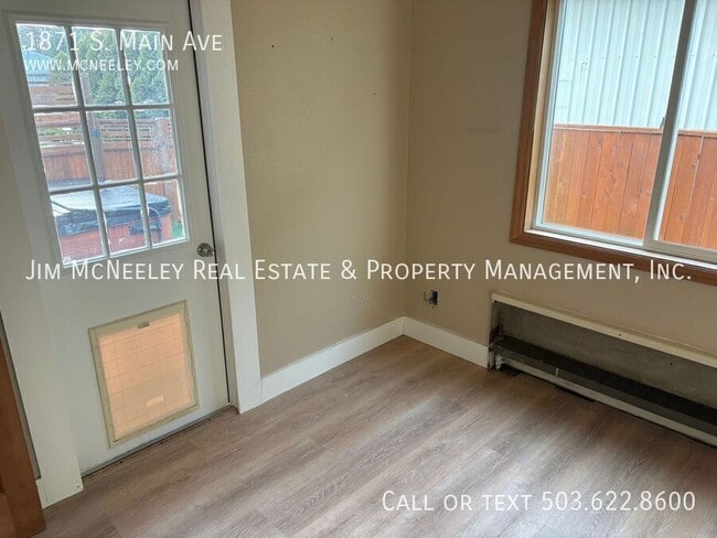 Building Photo - 1871 S Main Ave