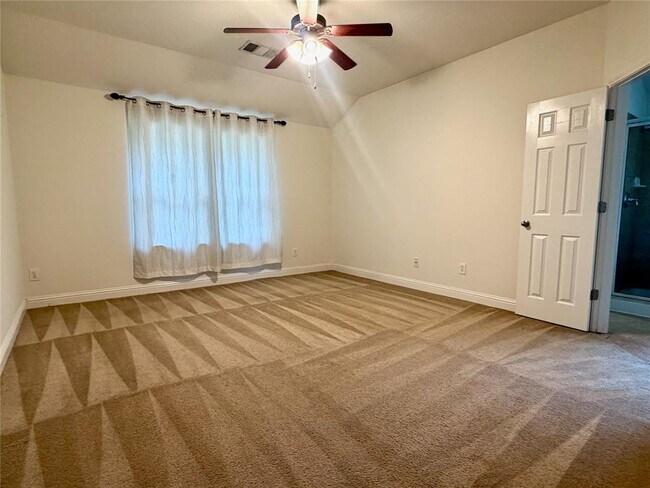 Building Photo - 718 Ann Taylor Dr