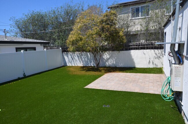 Building Photo - 2Bd/1Ba Single Family Home