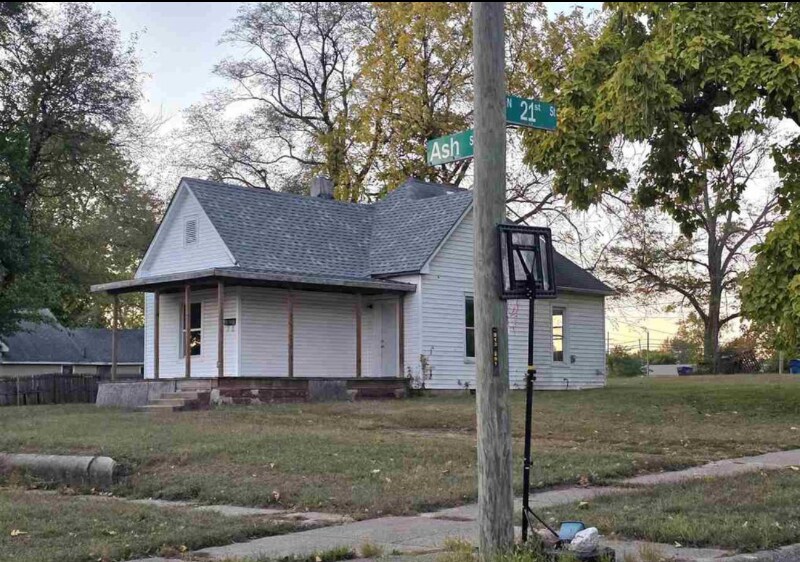 Building Photo - 2026 Ash St