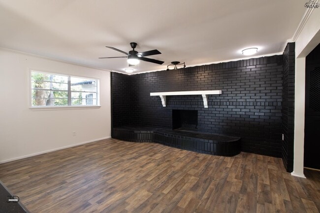 Building Photo - 674 Bell Rd S